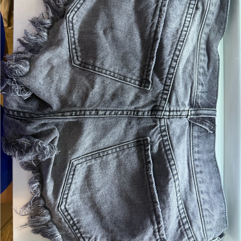 Frayed Hem Denim Shorts - Gray